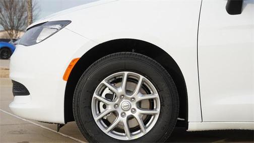 2026 Chrysler Voyager LX