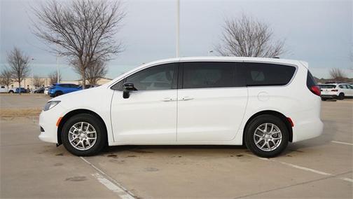 2026 Chrysler Voyager LX