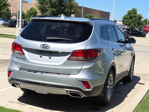 2017 Hyundai SANTA FE SE