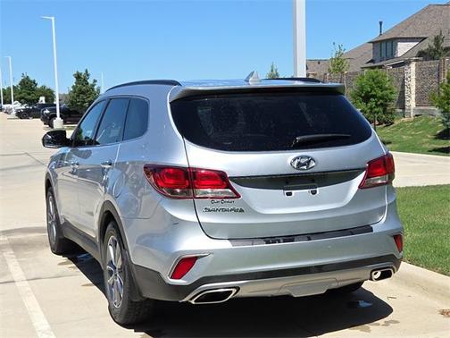 2017 Hyundai SANTA FE SE