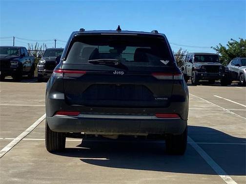 2023 Jeep Grand Cherokee Laredo