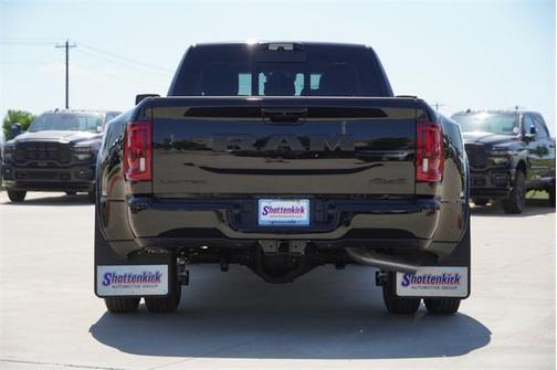 2025 RAM 3500 Limited Mega Cab 4x4 6'4' Box