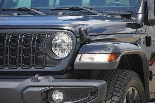 2025 Jeep Gladiator Nighthawk