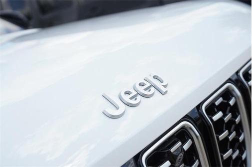 2025 Jeep Grand Cherokee Summit