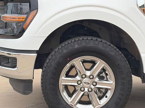 Oxford White 2025 Ford F-150 XLT