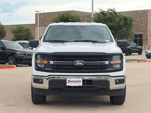 Oxford White 2025 Ford F-150 XLT