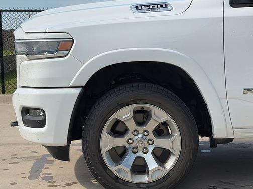 Bright White Clearcoat 2025 RAM 1500 Big Horn/Lone Star