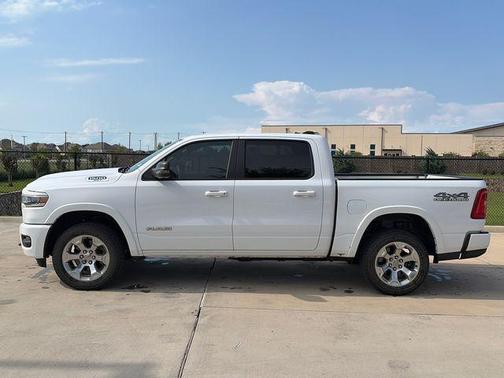 Bright White Clearcoat 2025 RAM 1500 Big Horn/Lone Star