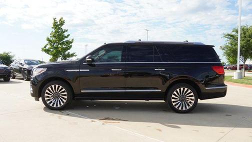 Infinite Black Metallic 2019 Lincoln Navigator L Reserve