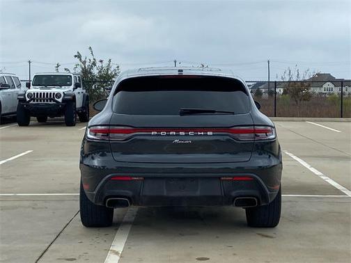 2023 Porsche Macan Base (PDK)