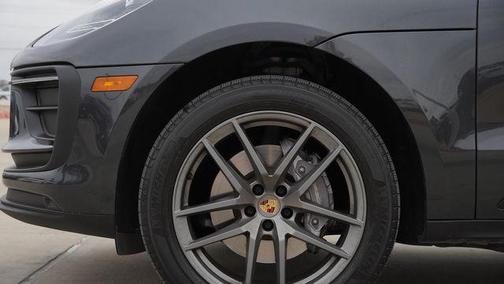 2023 Porsche Macan Base