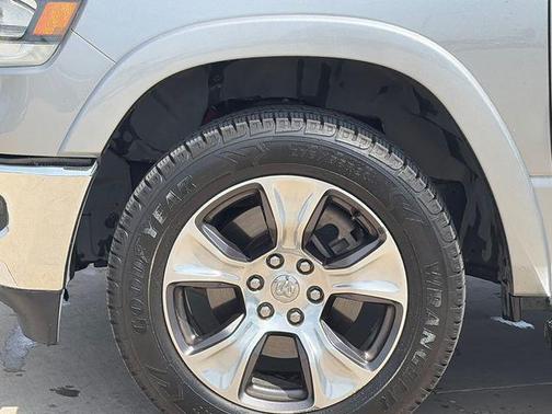 Billet Silver Metallic Clearcoat 2019 RAM 1500 Laramie