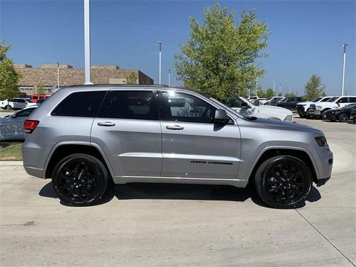 2021 Jeep Grand Cherokee Laredo