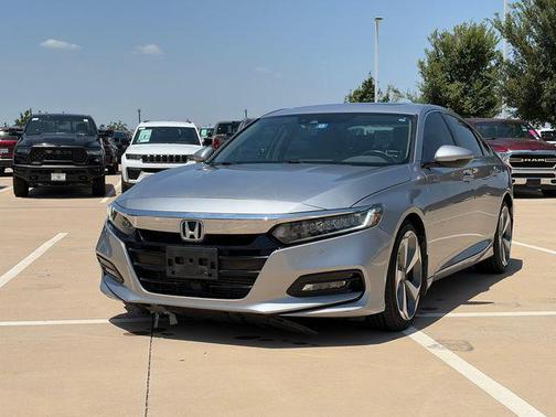 Lunar Silver Metallic 2018 Honda Accord Touring 2.0T