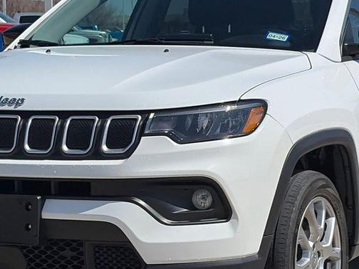 2022 Jeep Compass Latitude Lux