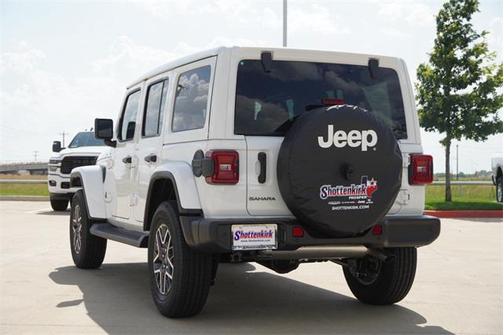 2025 Jeep Wrangler 4-Door Sahara 4x4