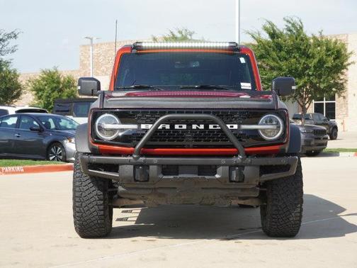 Hot Pepper Red Metallic Tinted Clearcoat 2023 Ford Bronco Wildtrak