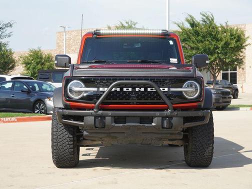 Hot Pepper Red Metallic Tinted Clearcoat 2023 Ford Bronco Wildtrak