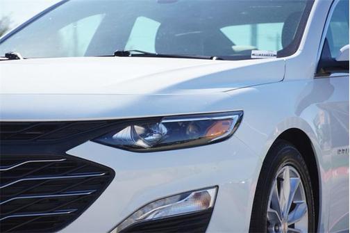 2022 Chevrolet Malibu FWD LT