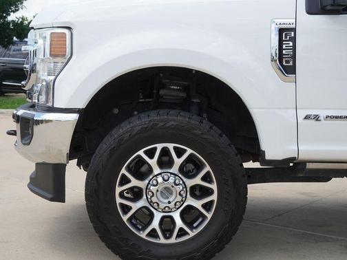 Oxford White 2022 Ford F-250 Lariat