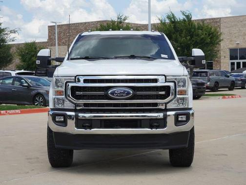Oxford White 2022 Ford F-250 Lariat