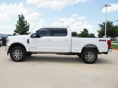 Oxford White 2022 Ford F-250 Lariat