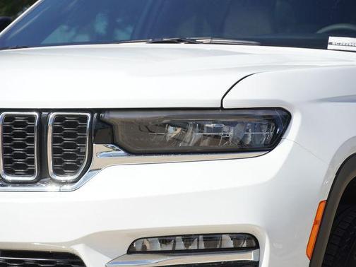 Bright White Clearcoat 2025 Jeep Grand Cherokee Limited