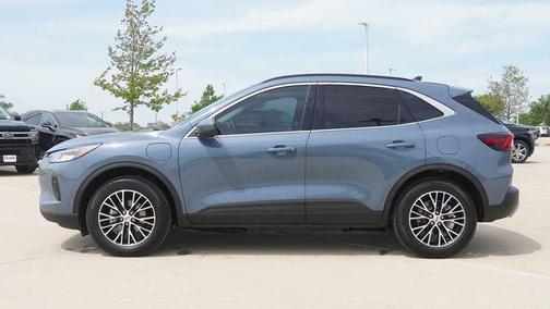 Vapor Blue Metallic 2025 Ford Escape PHEV SE