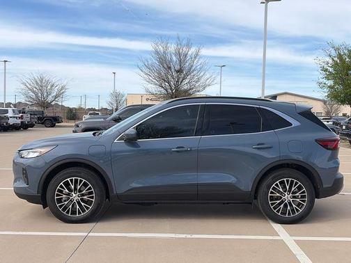 2025 Ford Escape PHEV SE