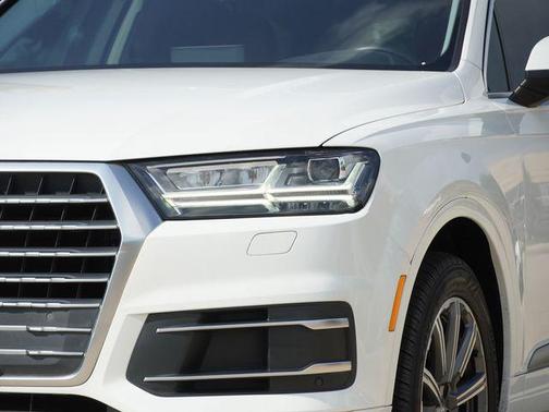 Carrara White 2019 Audi Q7 45 Premium Plus