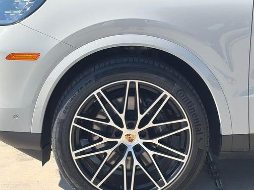 Gray 2024 Porsche Cayenne Cayenne