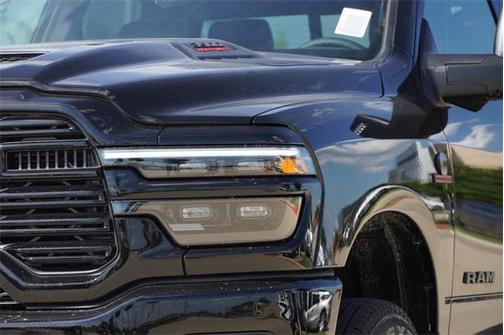 2025 RAM 3500 Laramie Crew Cab 4x4 8' Box