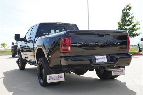 2025 RAM 3500 Laramie Crew Cab 4x4 8' Box