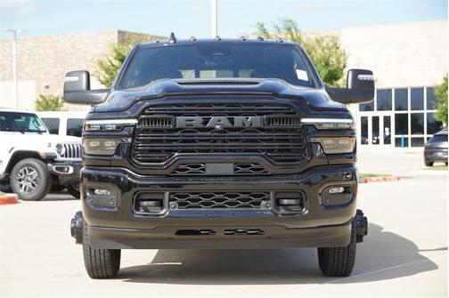 2025 RAM 3500 Laramie Crew Cab 4x4 8' Box