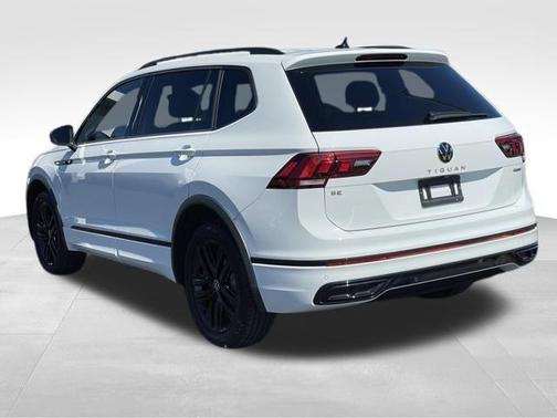 2022 Volkswagen Tiguan 2.0T SE R-Line Black 4MOTION