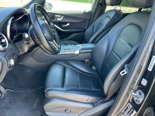 Graphite Grey Metallic 2022 Mercedes-Benz GLC 300 4MATIC