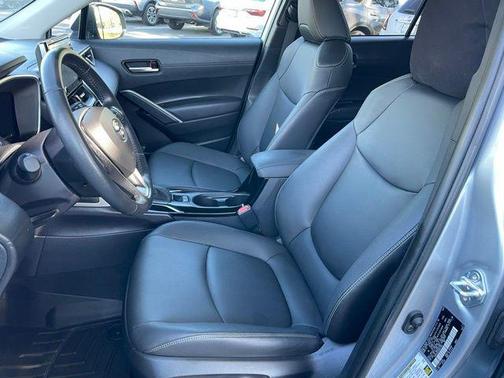 2022 Toyota Corolla Cross XLE