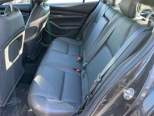 Platinum Quartz Metallic 2024 Mazda Mazda3 FWD w/Preferred Package