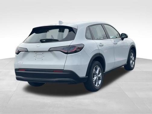 Platinum White Pearl 2024 Honda HR-V LX