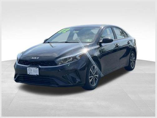 Aurora Black 2022 Kia Forte LXS
