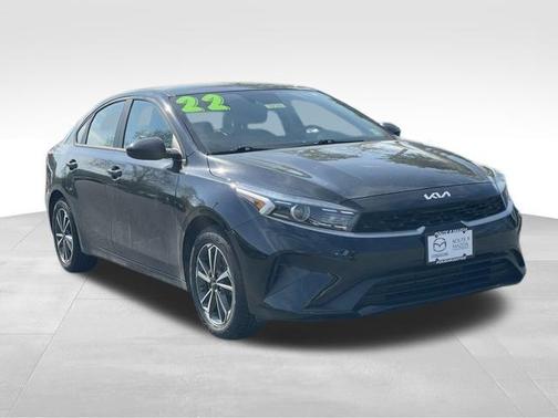 Aurora Black 2022 Kia Forte LXS