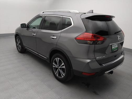 Gun Metallic 2017 Nissan Rogue SL