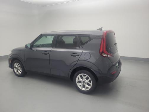 Photo 3 of 33 of 2021 Kia Soul S