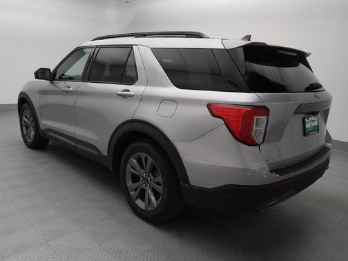 Iconic Silver Metallic 2021 Ford Explorer XLT