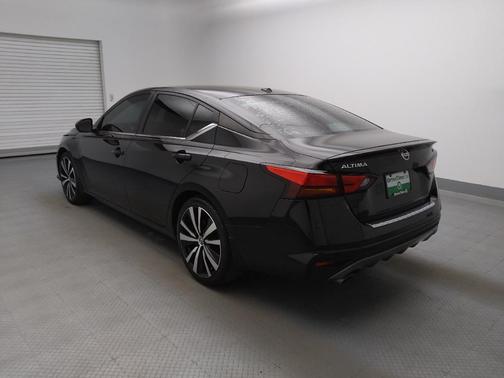 2021 Nissan Altima SR FWD