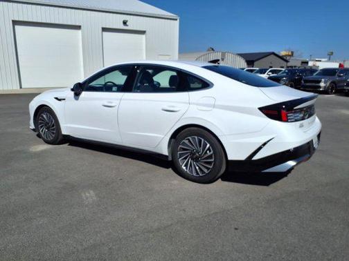 2024 Hyundai SONATA Hybrid SE