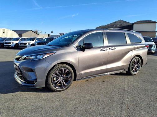 2021 Toyota Sienna XSE 7 Passenger