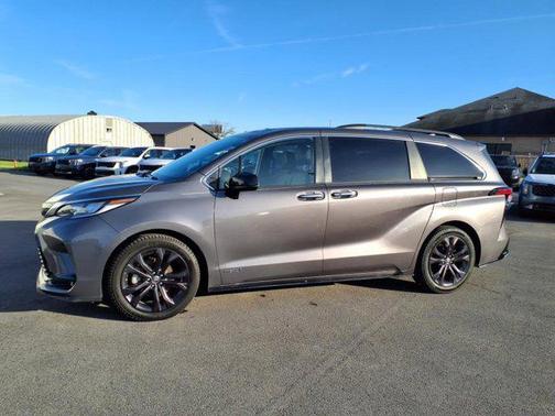 2021 Toyota Sienna XSE 7 Passenger