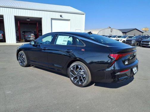 2025 Kia K5 EX
