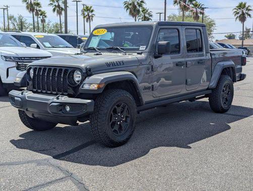 Sting-Gray Clearcoat 2023 Jeep Gladiator Willys 4x4